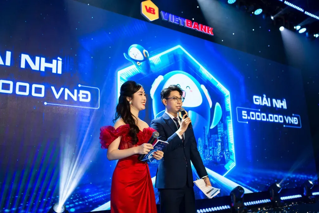 Hình ảnh chương trình Gala Dinner kỷ niệm 17 năm thành lập Vietbank (4)